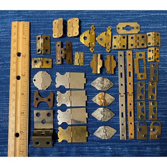 Large Mixed Vintage Lot Small Hinges Plates Brass Metal Salvage Unique Hardware - Picture 3 of 3
